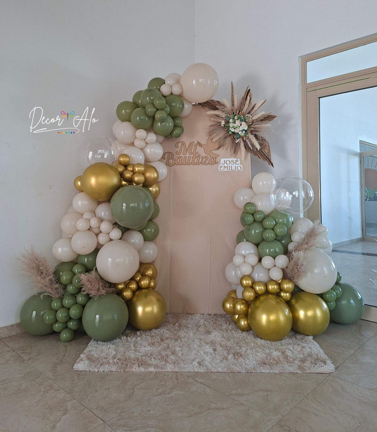 Arco de globos con decoración